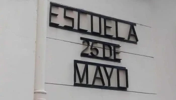Escuela 25 de Mayo - Luis Tagle 215
