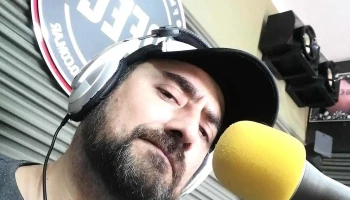 Rocket Radio 100.9 - Perfecta Radio 101.3 - F5302Aaz La Rioja