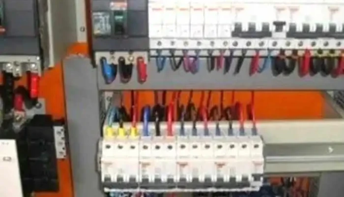 Busway -    Instalaciones Electricas Domiciliaras E Industriales Del Propietario - San Miguel de Tucumán