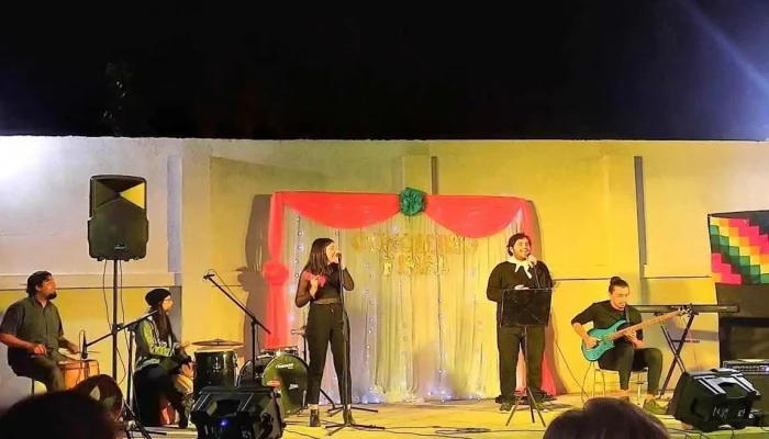 Escuela de arte popular - T4142Ani Monteros