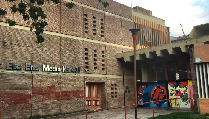 Escuela de Educación Secundaria Orientada Nº 438 - Moreno 515