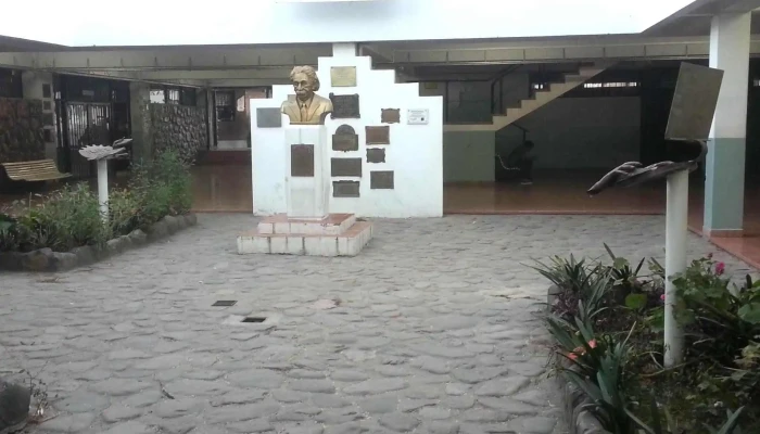 Escuela De Educacion Tecnica Ndeg 3138 Alberto Einstein Donde - Salta