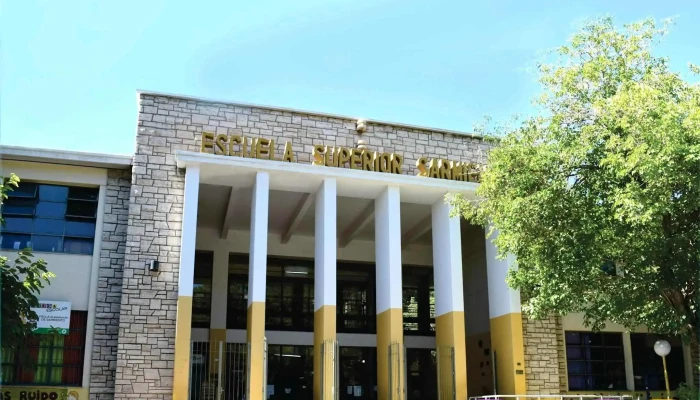 Escuela Sarmiento - Av. Libertador Gral. San Martín 301