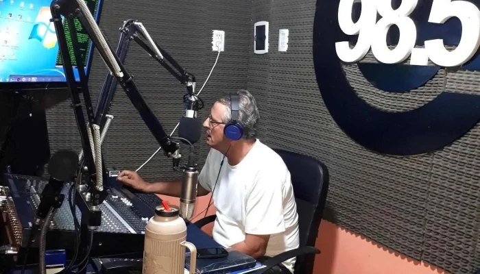 Fm Entre Tu Y Yo -  Interior - Empedrado