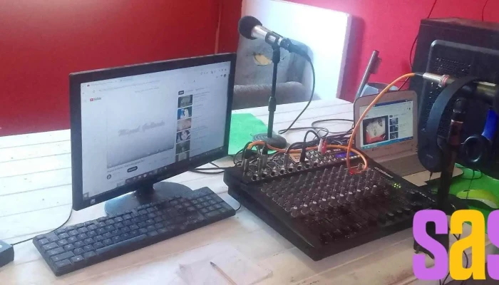 Fm Sudeste 885 Mhz Del Propietario - Bandera