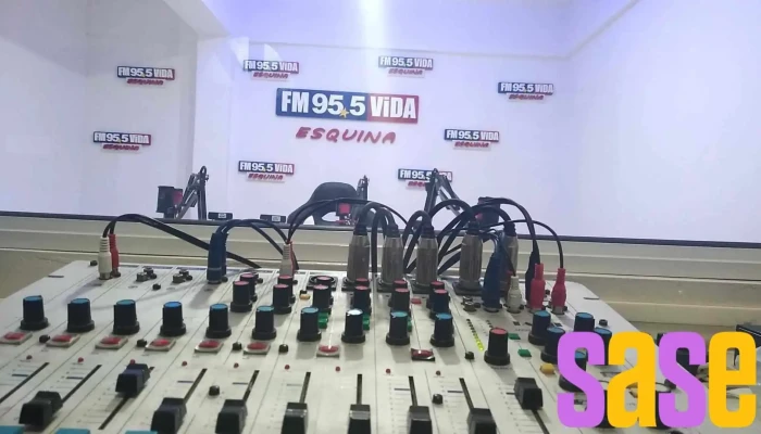 Fm Vida Esquina 955 Interior - Esquina