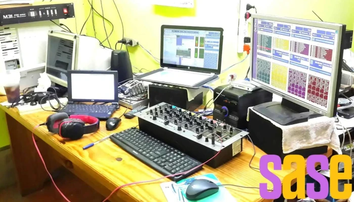 Lrh 714, Music 91.5 MHz. - N3365Ana Oberá
