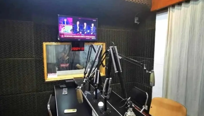 Radio General San Martin Am 610 Interior - Villa Lynch