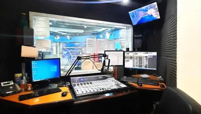 Radio Latina Fm 101.1 - C1008Aaj Cdad. Autónoma De Buenos Aires