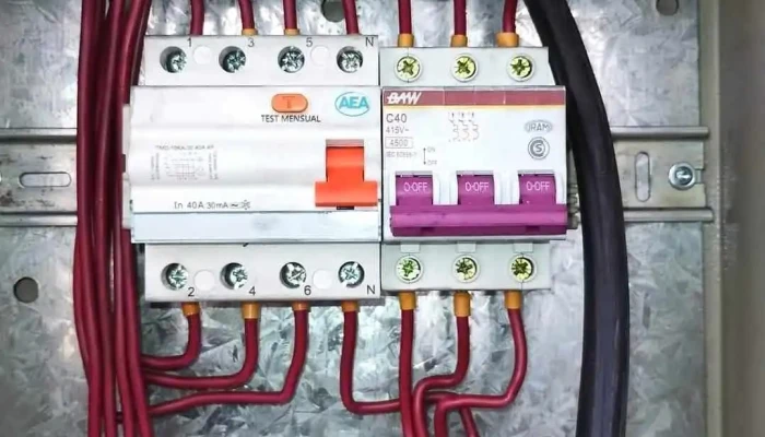 Ramon Marquez Electricidad Domiciliaria Del Propietario - Ituzaingó